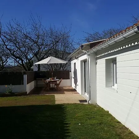 Gites De Sauveterre Petit Dejeuner Compris Les Sables-d'Olonne Exterior photo
