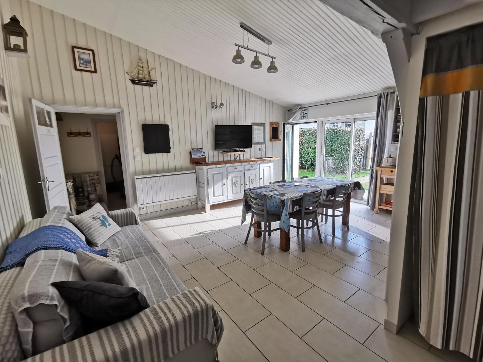 De Sauveterre Petit Dejeuner Compris Holiday home *